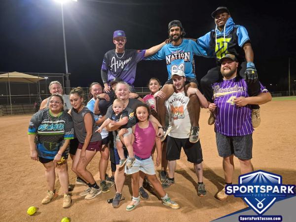 Softball Mon Co-ed 10v10 - E/Rec Champions