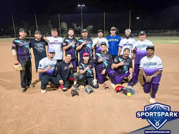 Softball Mon Men's 10v10 - E Champions