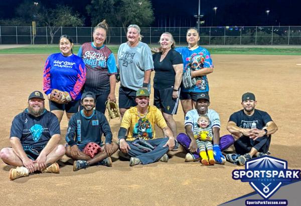 Softball Mon Co-ed 10v10 - E/Rec-1 Champions