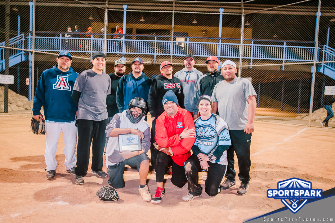 Softball Fri Men's 10v10 - E/Rec Champions